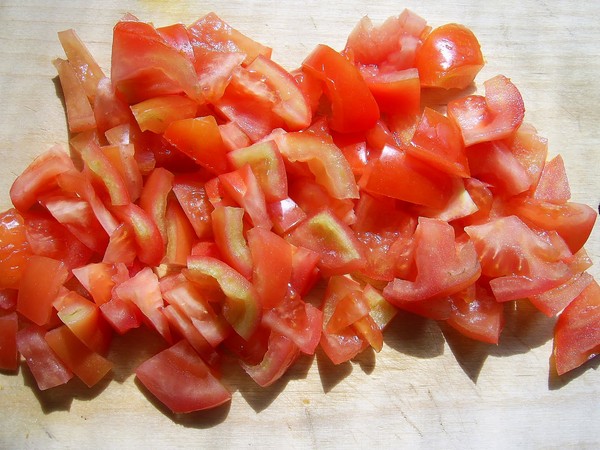 Konserve fasulye ile salata: lezzetli ve basit yemek tarifleri 