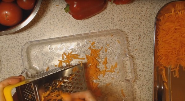 Kış için pirinç ve sebzeli salata. Kışın salata için pirinç ve domates, kabak, havuç tarifi