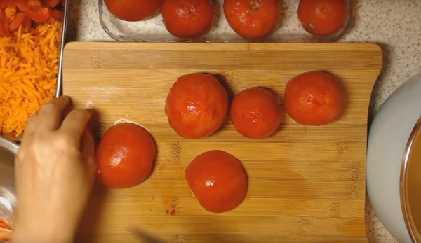 Kış için pirinç ve sebzeli salata. Kışın salata için pirinç ve domates, kabak, havuç tarifi