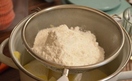 Ekmek peyniri ve kremalı krema, fotoğraflı reçete