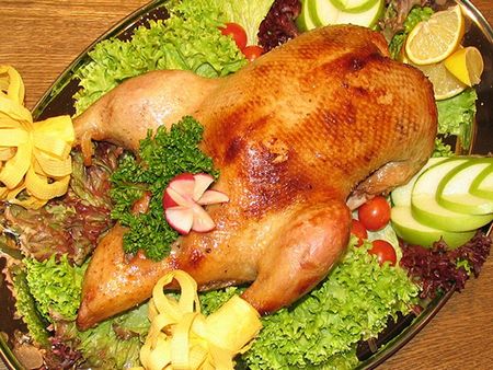 Fırında ördek: ne kadar lezzetli yemek?