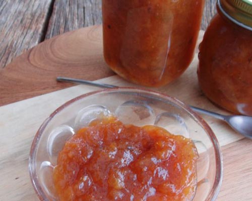 Pişirmeden feijoa'dan sıkışın, bir fotoğrafla canlı reçel için bir reçete