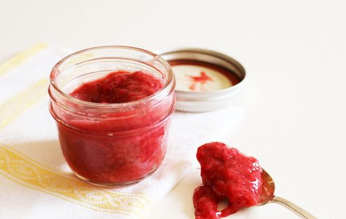 Şeker hastaları için kivi ile Rhubarb reçeli