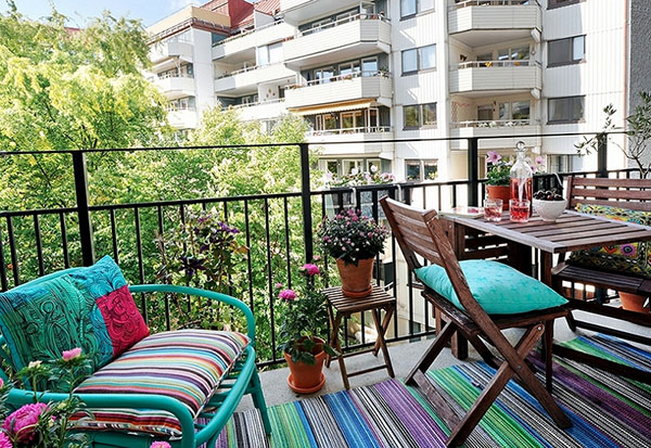 Şehirdeki Yaz: Dinlenmek için balkon nasıl düzenlenir?