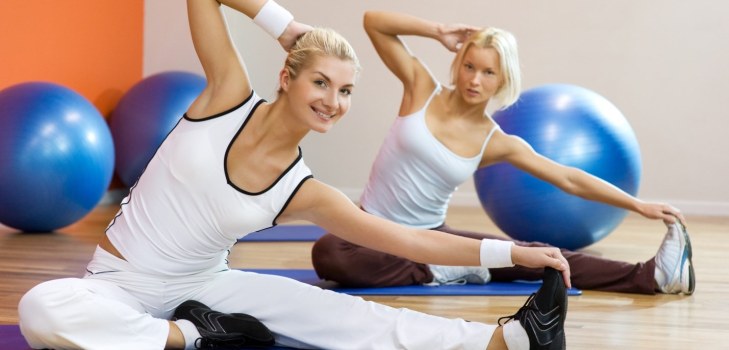 spor salonunda kızlar