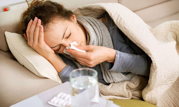 Evde yetişkinlerde influenza ve SARS tedavisi: düşük maliyetli ilaçlar ve halk ilaçları. Doktor Komarovsky'nin çocuklarda influenza tedavisi konusunda tavsiyesi