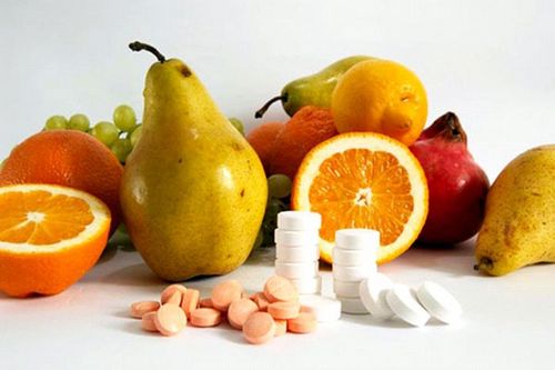Gözler için vitaminler: damla halinde ve tabletlenmiş